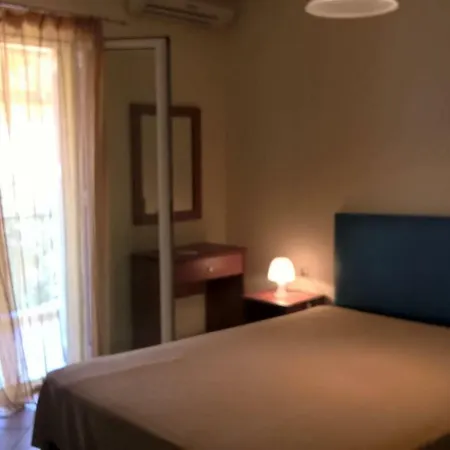 Apartment Chriseida 1 Kamena Vourla